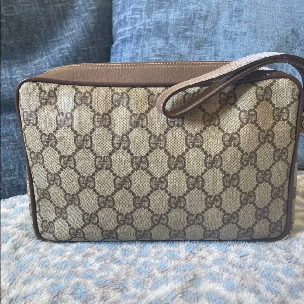 ❌SOLD❌Gucci pouch - Picture 2 of 12